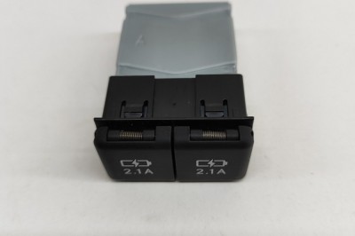 USB LEXUS UX _AA1_, _AH1_, _MA1_ 2019 OEM: 85532-50020 23169753 foto