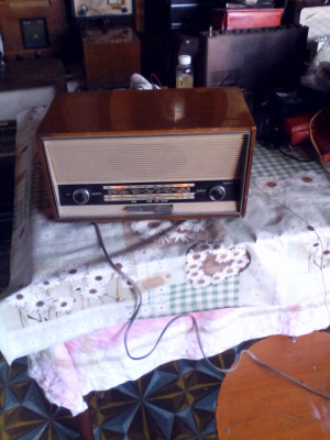 Radio vechi pe Lampi Telefunken Jubilate1651 k An 1965-66 foto