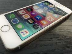 APPLE IPHONE 5S DE 16 GB FUNCTIONAL.CITITI CU ATENTIE DESCRIEREA VA ROG! foto