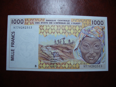 AFRICA DE EST 1000 FRANCI UNC foto
