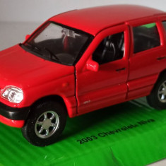 Macheta Chevrolet Niva 2003 (Lada Niva 2 - VAZ-2123) rosu - Welly 1/36