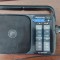 RADIO PANASONIC RF-2400 , FUNCTIONEAZA DOAR PE MEDII .