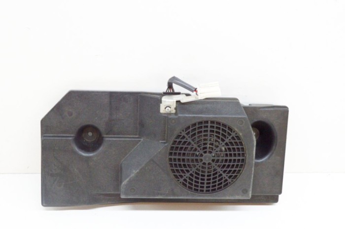 Subwoofer SUBARU FORESTER SH_ 2009 OEM: EAB1698A,86301SC340 12744233