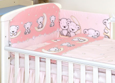 Set lenjerie din bumbac cu protectie laterala pentru pat bebe 120 x 60 cm, Ursulet pe luna Roz, Amy foto