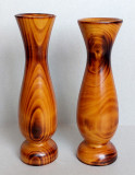 Set 2 vaze vintage din lemn de nuc lacuit anii 70, efecte superbe