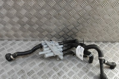 Furtun de lichid de răcire PORSCHE Taycan 2021 OEM: 9J1121187D,9J1121630,9J1815563,9J1121444 30754049 foto