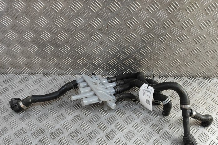Furtun de lichid de răcire PORSCHE Taycan 2021 OEM: 9J1121187D,9J1121630,9J1815563,9J1121444 30754049