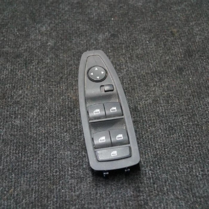 Buton geam ușă dreapta față BMW 3 F30, F80 2015 OEM: 9208110 2225342