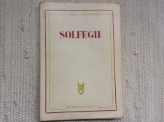 Solfegii insotite de succinte explicatii teroretice victor giuleanu ioan d. chirescu art muzicala editura muzicala 1980 RSR