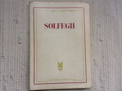 Solfegii insotite de succinte explicatii teroretice victor giuleanu ioan d. chirescu art muzicala editura muzicala 1980 RSR foto