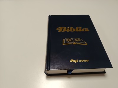BIBLIA CATOLICA 2020 FORMAT 18X13CM. TRAD. PREOTI ALOIS BULAI SI EDUARD PATRASCU foto
