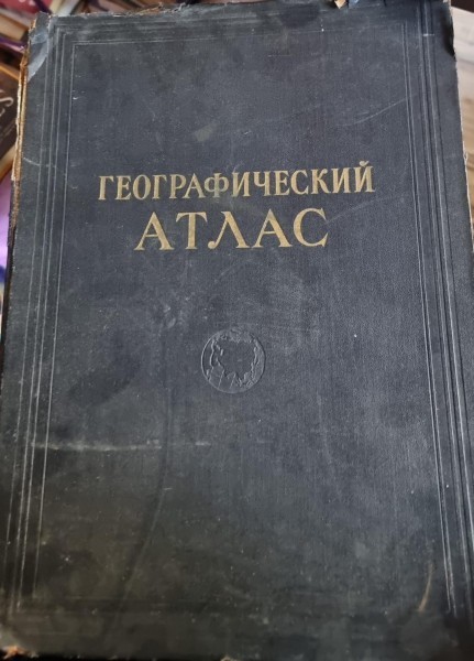 Atlas geografic in limba rusa