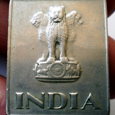 I.494 INSIGNA INDIA Lion Capital of Ashoka h27mm/22mm/3mm BADGE