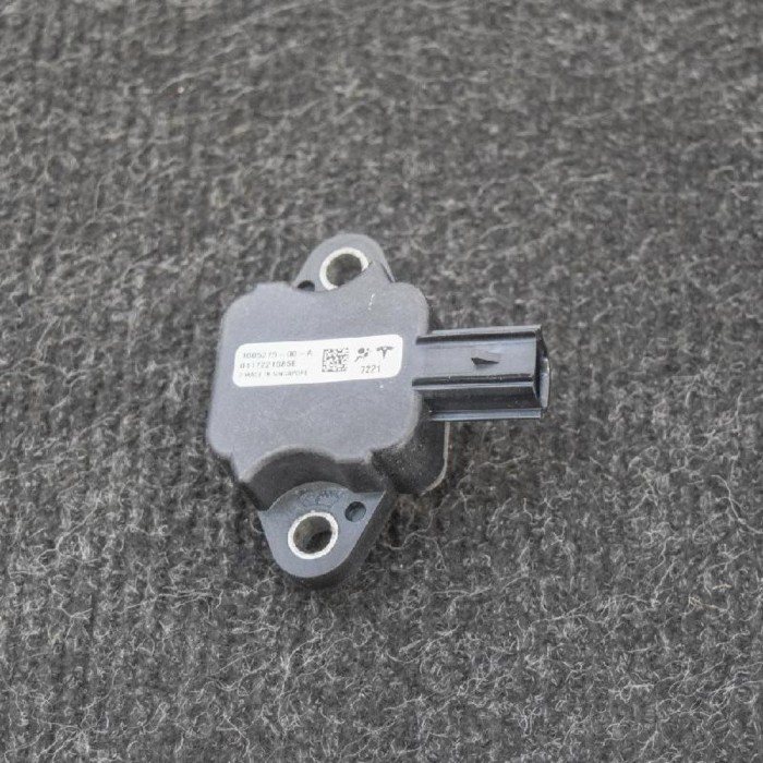 Senzor de impact dreapta față TESLA MODEL S 2017 OEM: 1005275-00-A 4082130