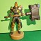 Figurină Universul Fornite Series 3 Stamper, Epic Games &copy; 2020, Ultima Knight, 6.5 cm h, postament diametrul 3 cm: ștampilă cu scutul Dragoncest W