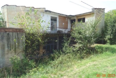 Vand Proprietate imobiliara Teren si Magazin Satesc foto