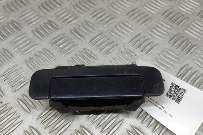 M&acirc;ner exterior ușă st&acirc;nga spate AUDI A8 D2 4D2, 4D8 1997 OEM: 4A0839205 29950706