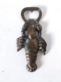 Desfacator de sticle, vintage (anii 50) in forma de rac, de alama, 12cm x 6cm, marcat MOD DEP,