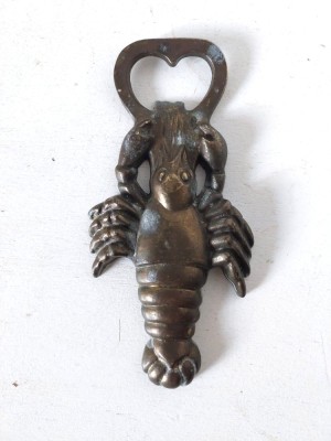 Desfacator de sticle, vintage (anii 50) in forma de rac, de alama, 12cm x 6cm, marcat MOD DEP, foto