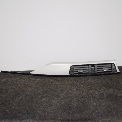 Gura de ventilație planșa de bord BMW 4 Coupe F32, F82 2014 OEM: 9218552 | 2671227 foto