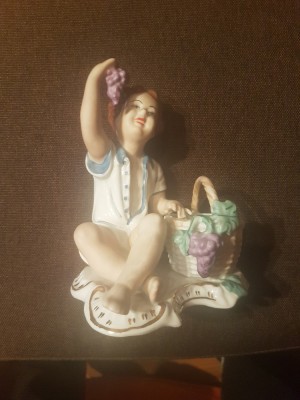Bibelou Vintage - baiat cu strugure ARPO foto