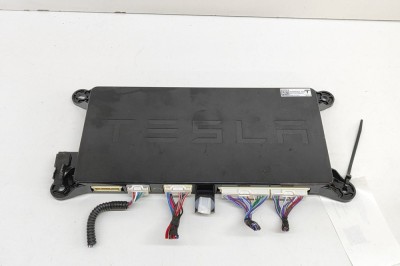 Modul de confort TESLA MODEL X 2020 OEM: 1043900-00-E 29810917 foto