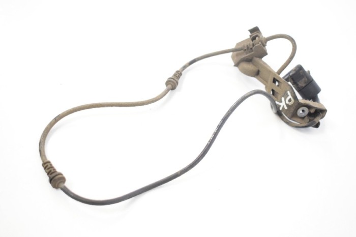 Senzor ABS st&acirc;nga față MERCEDES-BENZ C W205 2014 OEM: A2055462380 11130091