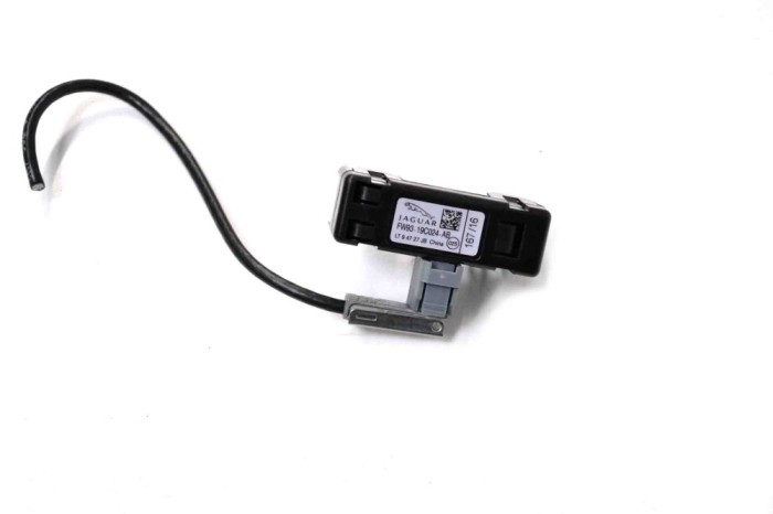 Amplificator de antena JAGUAR F-PACE X761 2016 OEM: FW93-19C024-AB