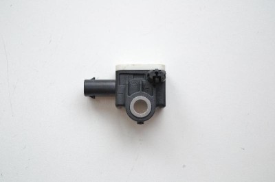 Senzor de impact lateral st&amp;acirc;nga BMW 3 F30, F80 2013 OEM: 9234989 2393425 foto
