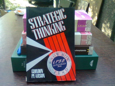 Strategic thinking - Gordon Pearson (gandire strategica) foto
