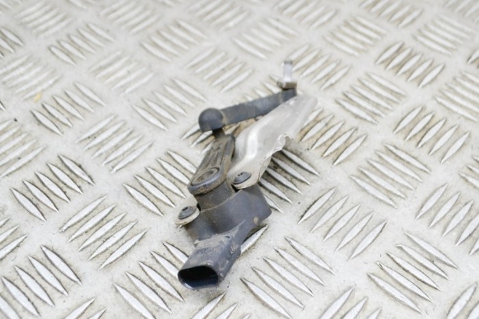 Senzor de nivel &icirc;nălțime st&acirc;nga față TESLA MODEL 3 2021 OEM: 1044941-00-B 15443959
