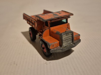 Mack Dump Truck - Matchbox foto