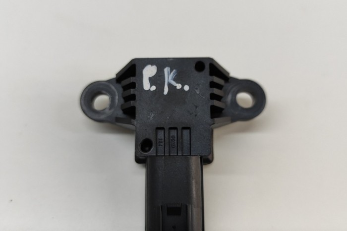 Senzor de impact st&acirc;nga față VOLVO XC90 II 2021 OEM: 31406731 28529477