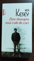 Ken Kesey - Zbor deasupra unui cuib de cuci foto