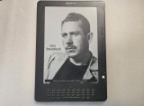 Amazon Kindle DX Graphite (Model D00801) - 9.7" E-ink Pearl - 4GB - PDF Native