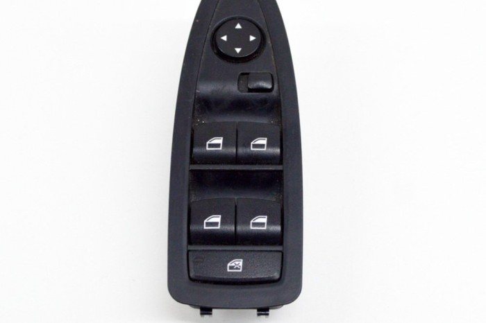 Buton geam ușă dreapta față BMW 3 F30, F80 2012 OEM: 9208108 15423028
