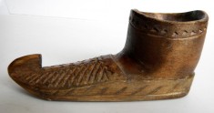 Miniatura papuc traditional insular Pacific, lemn sculptat barca, arta aborigena