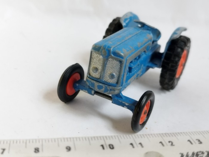 bnk jc Matchbox K11 Fordson Tractor