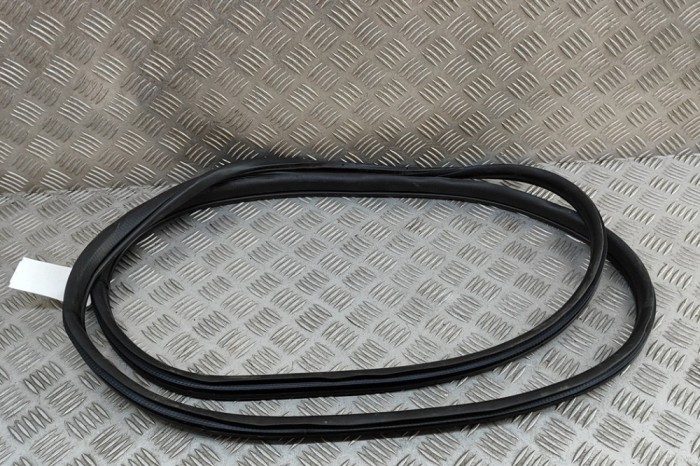 Garnitura ușă dreapta față MAZDA CX-5 KF 2022 OEM: KB7W58760A | 31147450