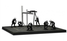 Macheta Pitstop crew Mercedes F1 negru - IXO 1/43 (Set Formula 1 Pit Stop)
