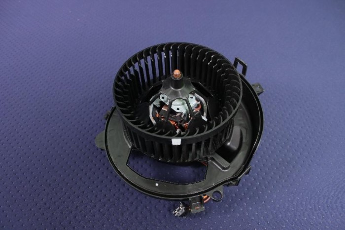 Ventilator aeroterma VW PASSAT Variant B8 3G5 2015 OEM: 3Q2819021 2435837