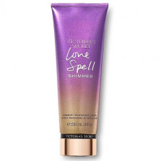 Lotiune de corp stralucitoare, Victoria&#039;s Secret, Love Spell Shimmer, Cherry Blossom &amp; Fresh Peach, 236 ml