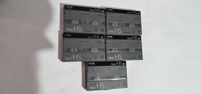 CASETA VIDEO TDK METAL HS 8MM LOT 5 BUCATI , FOLOSITE .