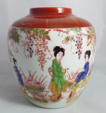 Superba vaza vintage din portelan pictata manual Japonia, Vaze