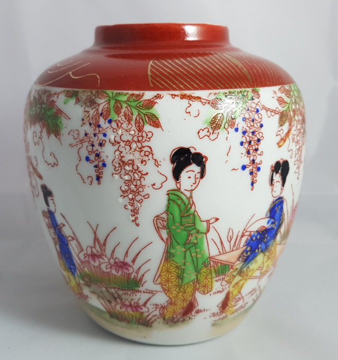 Superba vaza vintage din portelan pictata manual Japonia