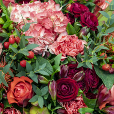 Fototapet autocolant Flori156 Aranjament floral rosu, 150 x 205 cm