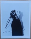 Autograf al compozitoarei americane Meredith Monk pe fotografie mare, foto Bunko