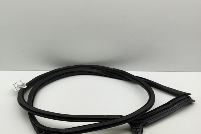 Garnitura ușă dreapta față AUDI A5 F53 2019 OEM: 8W6831708 | 31724819