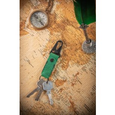 Breloc din piele naturala, handmade, lucrat si cusut manual, Nero, Verde, Produs in Romania