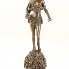 Amazoana -statueta din bronz pe un soclu din marmura FA-73